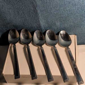 Hampton Silversmiths PORTFOLIO Glossy Spoons Set of 5 | 18/0 Stainless 208